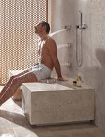 Sieger-Design: Dornbracht Comfort Shower ergänzt die Duschanwendungen Vertical Shower und Horizontal Shower um eine neue Dimension des Duschens im Sitzen