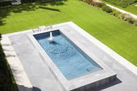 Schlossbrunnen und Schwimmbad in einem - das ist ein typisches Beispiel für ein RivieraIndividual-Becken