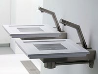Nur 35 mm hoch sind die wie "freischwebend" angebrachen Waschbecken mit attraktivem Edelstahl-Abflussrost Nur 35 mm hoch sind die wie "freischwebend" angebrachen Waschbecken mit attraktivem Edelstahl-Abflussrost