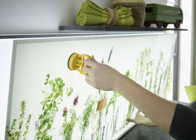 Der hinterleuchtete Wechselrahmen zeigt nach wenigen Handgriffen das gewünschte Motiv