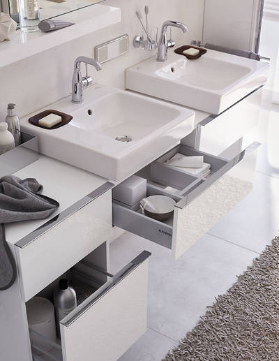 Klare Konturen: Die Badserie Icon von Keramag umfasst Keramikobjekte und Möbel für moderne Bäder