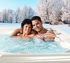 Massage im wohlig warmen Wasser - ein Outdoor-Whirlpool von HotSpring machts m�glich