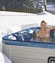 Ein Bad im Whirlpool auch bei Schnee und Eis ein gro�artiges Vergn�gen