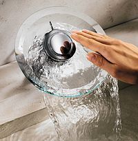 Ber�hrungslose Armaturen wie die Murano E von Hansa bieten zus�tzliche Hygiene beim H�ndewaschen