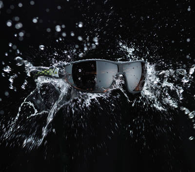 Beim Wassersport ist das Tragen einer geeigneten Brille sehr wichtig