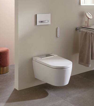 Das Dusch-WC Geberit AquaClean Sela enthält neben den Grundfunktionen weitere Extras wie eine separate Ladydusche