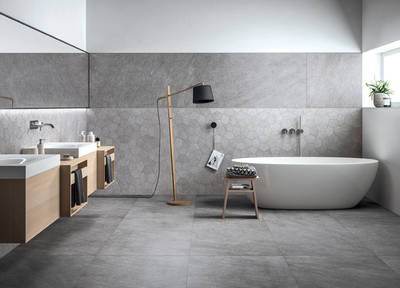 Für Grecale wurde die feine Maserung und minimalistische Natur von Sedimentgestein mit hochpräziser Dekoration zusammengebracht