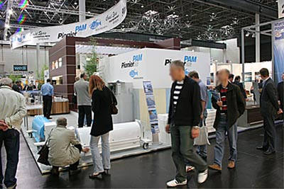 Pionier PAM präsentierte die neue Abdeckung auf der Interbad 2006 in Düsseldorf