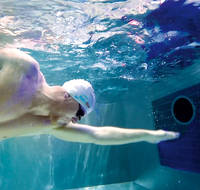 Interessenten können die Gegenstromanlage HydroStar bei einem Probeschwimmen kostenlos testen - einfach einen Termin vereinbaren