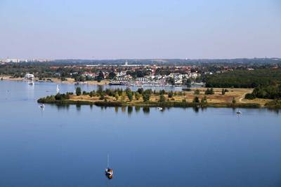 Cospudener See - Blick von der Bistumshöhe zum Hafen Zöbigker