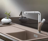 Die filigrane Küchenarmatur Blancoyovis-S besticht durch komfortable Wasserstrahl- und Temperatursteuerung