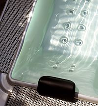 Genussvolles Massageangebot bei extra hohem Wasserspiegel