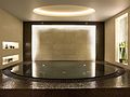 Treiben lassen im Watsu-Pool im Adlon Berlin Treiben lassen im Watsu-Pool im Adlon Berlin