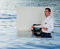 Das Wasser muss für die Lecksuche nicht abgelassen werden. Ist das Gerät fündig geworden, ertönt ein akustisches Signal Das Wasser muss für die Lecksuche nicht abgelassen werden. Ist das Gerät fündig geworden, ertönt ein akustisches Signal