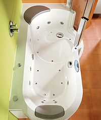 Dusche, Wanne und Whirlpool auf kleinstem Raum vereint Dusche, Wanne und Whirlpool auf kleinstem Raum vereint
