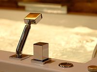 Nevobad ist Spezialist f�r exklusive Badewannen, Whirlpoolausstattungen und Armaturen