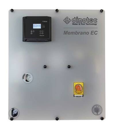 Membrano EC tank mit smart geregelter Marathontechnologie - hier wird die Desinfektionslösung direkt in einen auf der Anlage integrierten Tank produziert