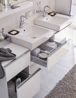 Klare Konturen: Die Badserie Icon von Keramag umfasst Keramikobjekte und Möbel für moderne Bäder