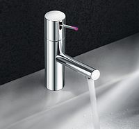 KWC ONO lightpin: Das im Hebel integrierte LED-L�mpchen visualisiert die Wassertemperatur