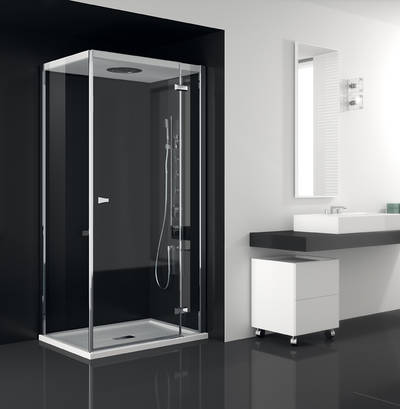 Die Dusche Chapeau von Teuco hält Wärme und Wasserdampf in der Kabine