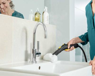 Bei richtiger Anwendung beseitigen die Geräte 99,999 % der behüllten Viren*, wie Corona- oder Influenzaviren, und 99,99 % der haushaltsüblichen Bakterien** auf Hartflächen