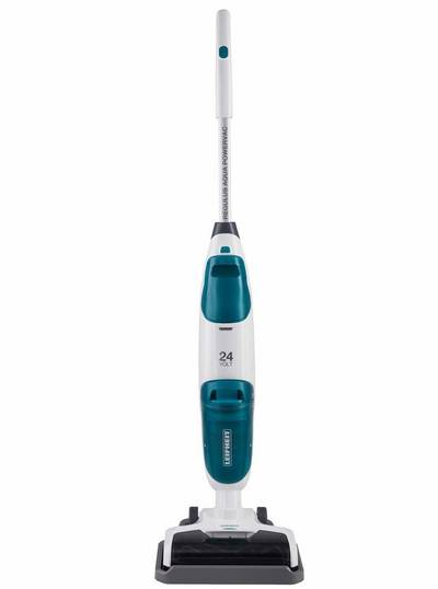 In einem Aufwasch ist die Bodenreinigung schnell erledigt: Der Regulus Aqua PowerVac von Leifheit saugt und wischt mit Power und langer Akkuleitung