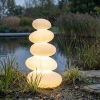 Poolside Glow: Stimmungsvolle Lichtakzente rund ums Wasser