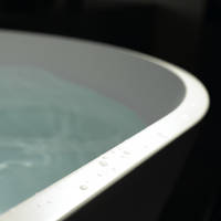 Der hochwertige Mineralguss erlaubt eine besonders elegante Randgestaltung