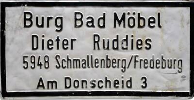Wie alles begann: Firmenschild von 1964 (Foto: burgbad)