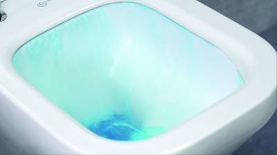 Das Wasser fließt besonders sanft, nichts stört die pure und elegante Optik