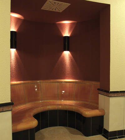 Wärmebänke belegt mit Keramik sind überaus fomfortabel