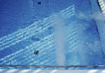 Alle Schwimmbad-Funktionen lassen sich über ein zentrales Steuerungsgerät koordinieren