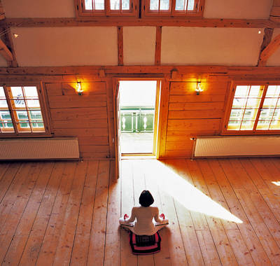 Entspannendes Yoga im Alpines Wellnesshotel Hubertus in Balderschwang