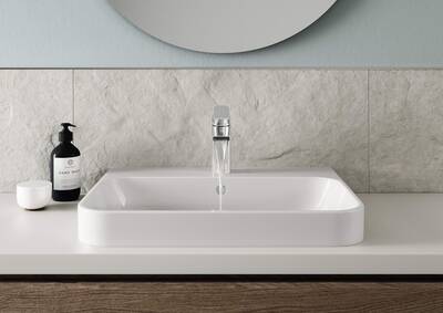 Ein optisches Highlight: Die mehrfach ausgezeichnete Hansastela-Variante mit breitem Wasserfall-Strahl und edler Diamantstruktur