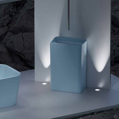 Das puristische Bad mit sanften Farben - der Waschtisch Monolith wurde hier in der Effektfarbe Blue Satin ausgeführt