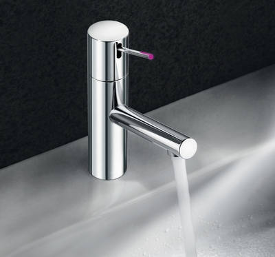 KWC ONO lightpin: Das im Hebel integrierte LED-Lämpchen visualisiert die Wassertemperatur