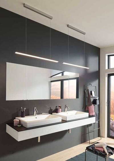 Neuigkeiten aus aller Welt auf der SHK 2018 in Essen. Spiegelschrank Point-Line Vario mit LED-Pendelleuchte von Sprinz