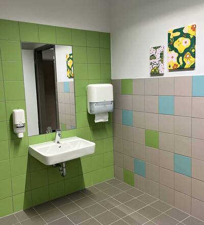 Villeroy & Boch unterstützt neues Hilfsportal für bessere Schultoiletten in Deutschland