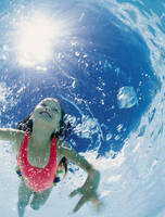 Glasklares Poolwasser mit weniger Chemie dank Pool-izei
