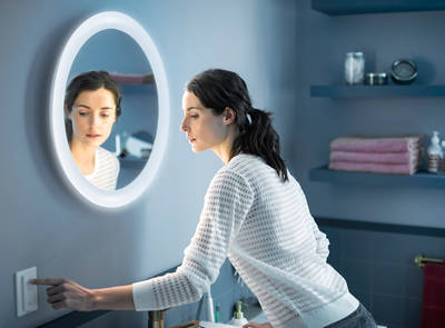 Philips Hue Adore ist ab sofort mit sieben neuen Leuchten im Handel erhältlich. Natürlich alle geschützt gegen Spritzwasser und Wasserdampf