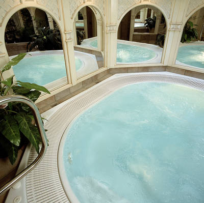 Das sopra-Angebot umfasst Schwimmbad- und Wellnessanlagen jeder Art