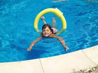 In einem gut gedämmten Pool bleibt das Wasser länger warm