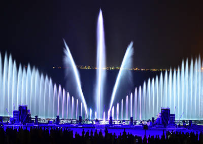 Aquanario: Die europaweit wohl einzigartige Wassershow