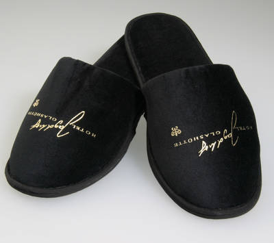 Die Wohlfühl-Slipper gibt es in vielen Ausführungen für Groß und Klein