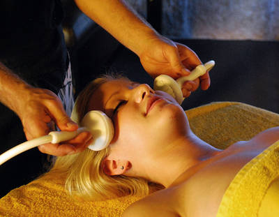 Neu in der Rupertus Therme in Bad Reichenhall: "Permanent Contour Ganzkörper-Stempelmassage"