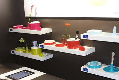 Petrol und Fuchsia wurden von Verbrauchern als die Neuen im Farbangebot der Villeroy & Boch Bad-Kollektion Joyce gewählt