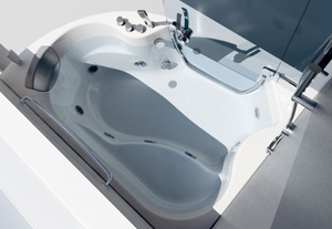 Die Wanne gibt es auch mit flüsterleiser Whirlfunktion